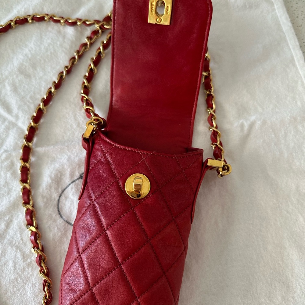 CHANEL Scarlet Quilted Wristlet - Picture 13 of 16